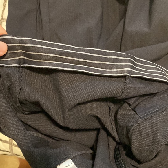 Athleta wander slim pant with small pocket on side size 10 NAVY BLUE - Picture 9 of 10